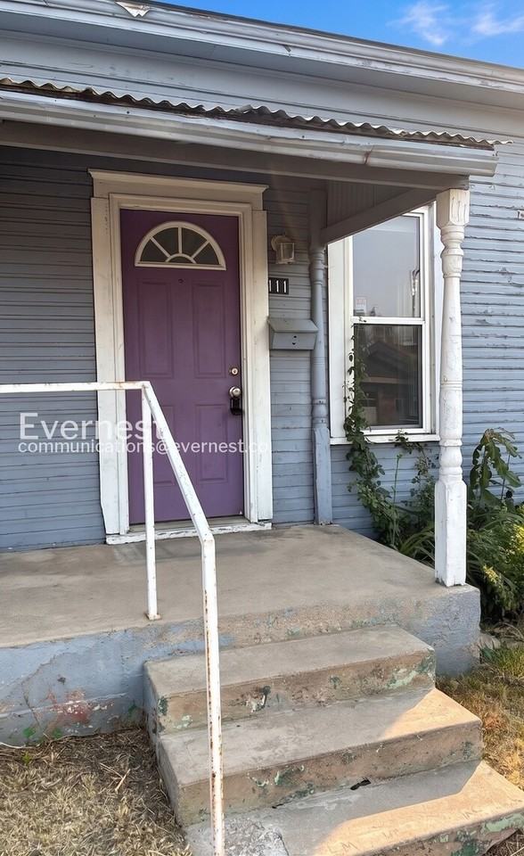 111 Riverside Ave - Photo 2 of 25