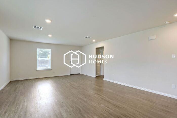 602 S 24th St - Photo 3 of 14