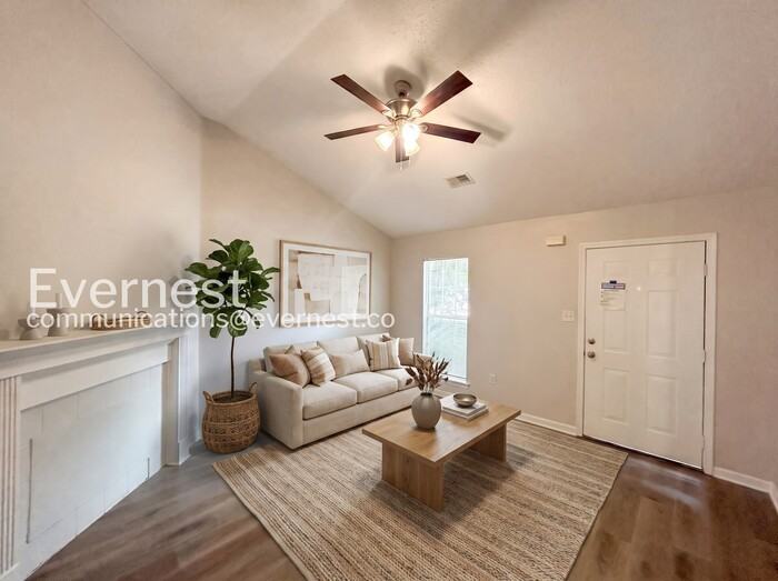 10721 Ridgefield Dr - Photo 2 of 25