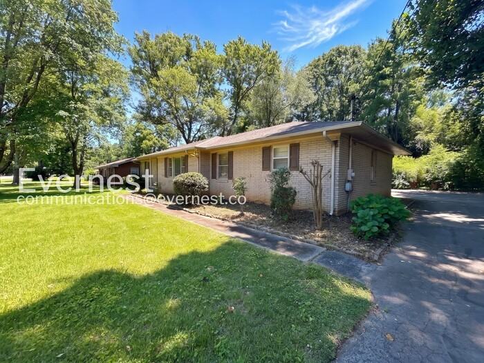 711 Elliott Dr - Photo 2 of 28