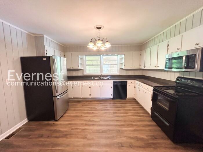711 Elliott Dr - Photo 6 of 28