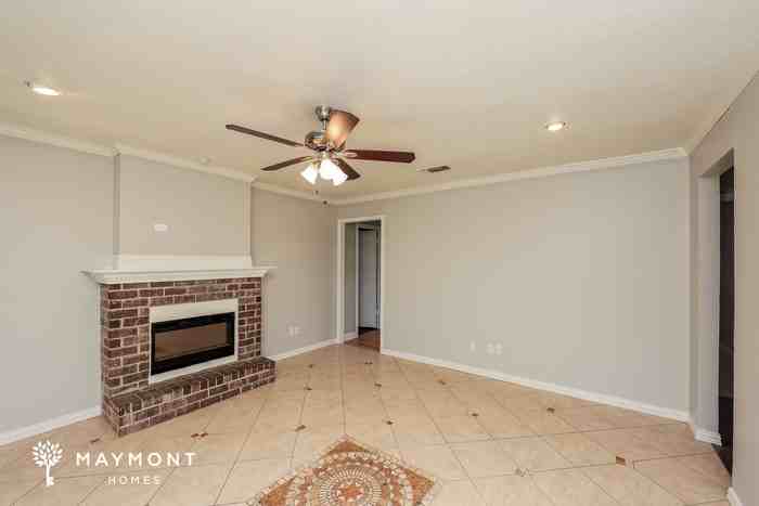 323 Linkwood Dr - Photo 6 of 13