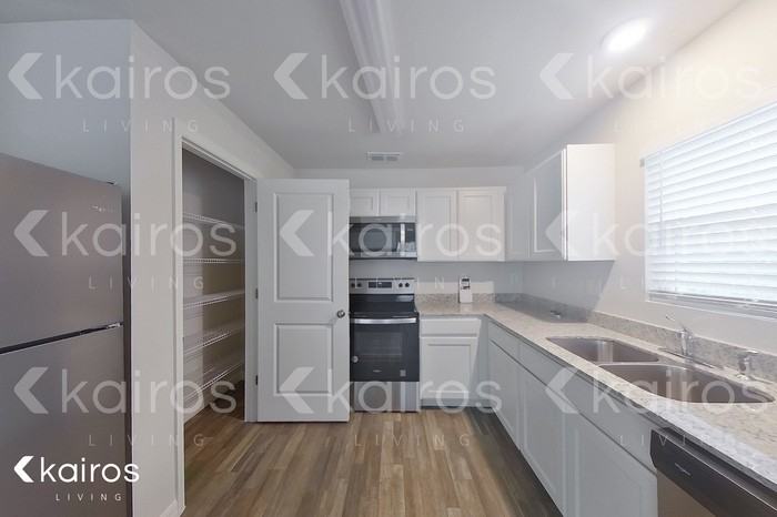 1813 Lawn Ave - Photo 6 of 18