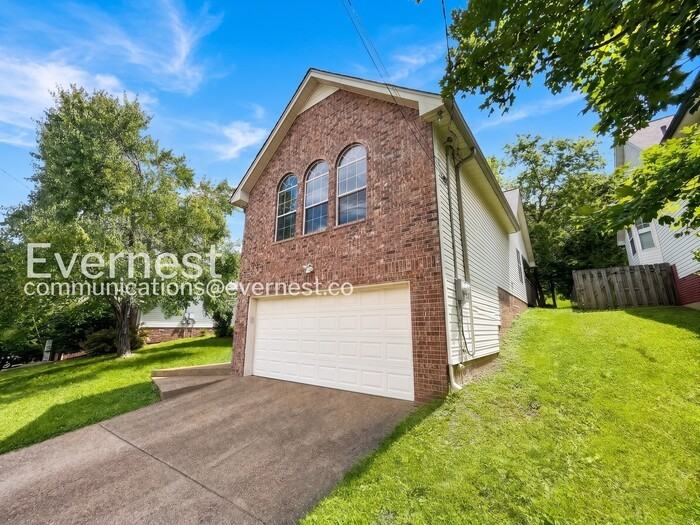 1813 Bryce Cir - Photo 2 of 32