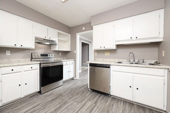 432 E Rutgers Loop - Photo 6 of 12