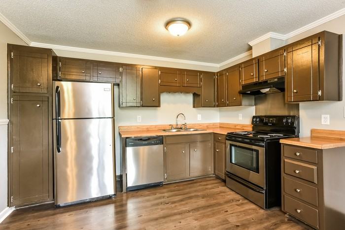 213 Power Ave - Photo 6 of 11