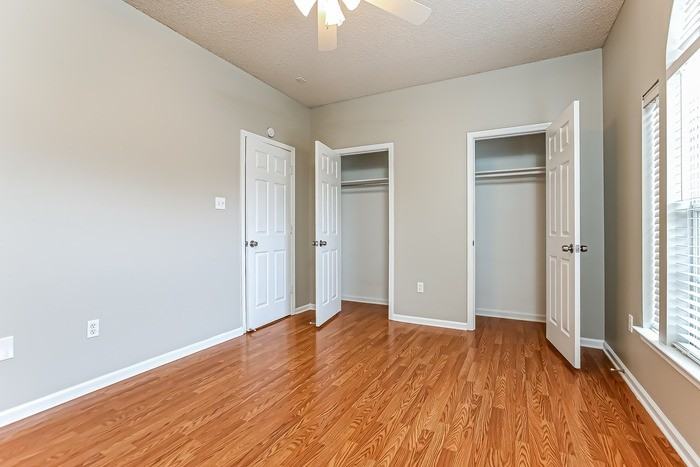 2318 Redwood - Photo 6 of 8