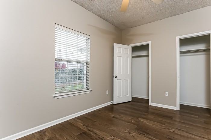2318 Redwood - Photo 7 of 8