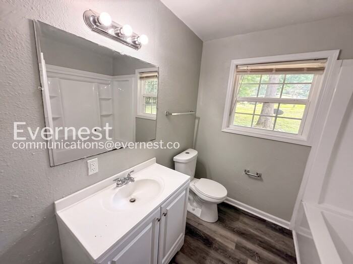 3318 Bonds Ave - Photo 7 of 20