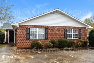 415 Deerpark Dr - Photo 1 of 1