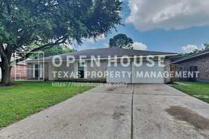 featured image of 14227 Bella Dr