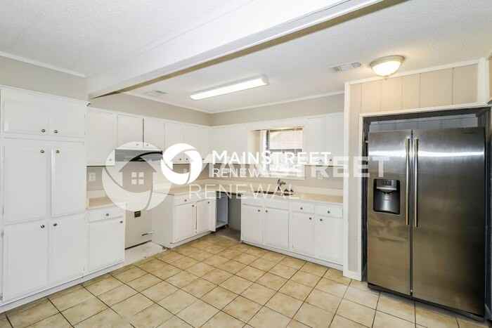 6705 Silhouette Ave - Photo 7 of 17
