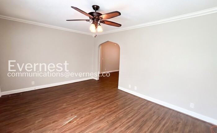 507 S Lovell Ave - Photo 3 of 18