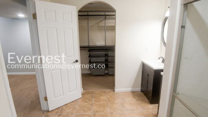 250 Opal Ct - Photo 4 of 22