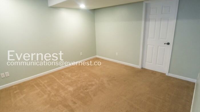 250 Opal Ct - Photo 6 of 22