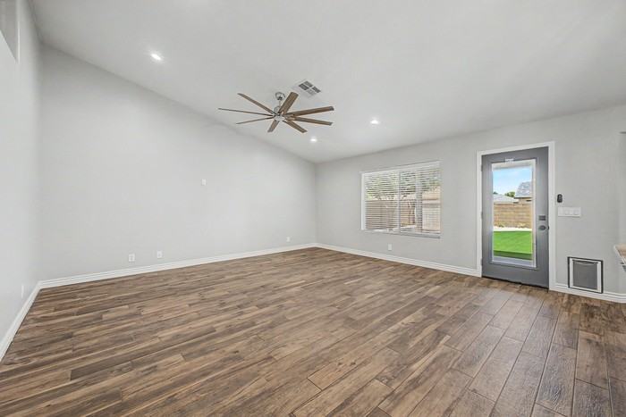 2866 E Toledo Ct - Photo 6 of 34