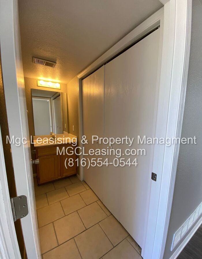 504 Sw 5th St - Photo 3 of 19