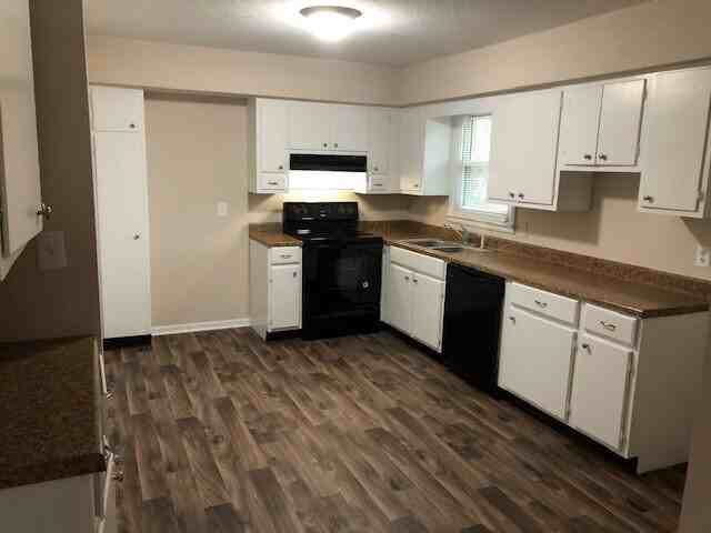 3120 W 49th St - Photo 4 of 12