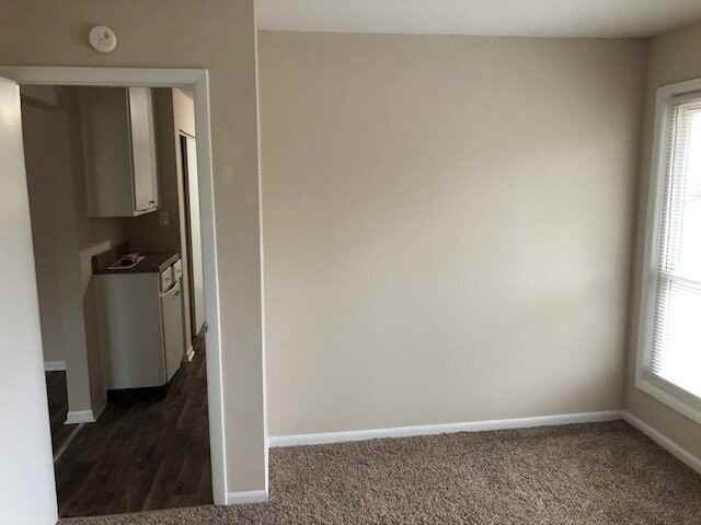 3120 W 49th St - Photo 5 of 12