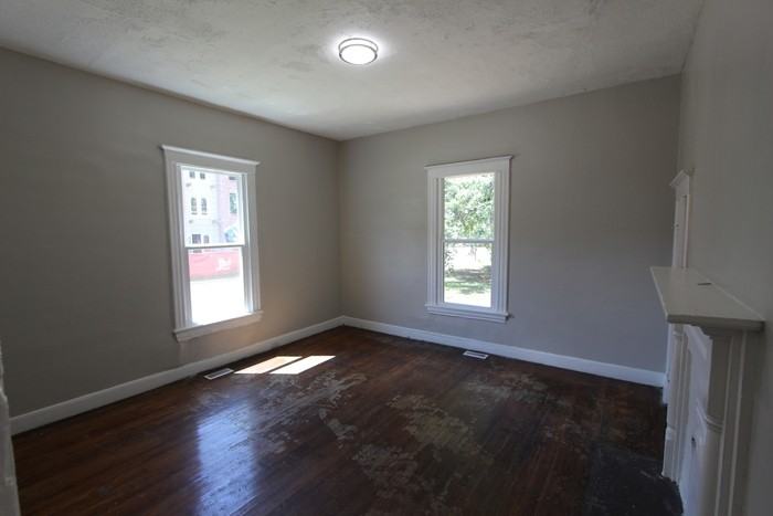 215 Stewart Ave - Photo 3 of 11