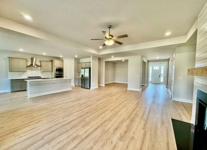 207 John Clift Cir - Photo 4 of 29
