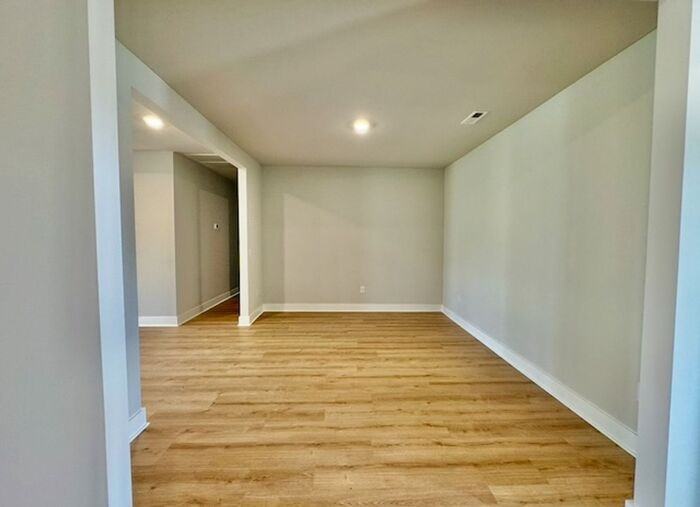 207 John Clift Cir - Photo 7 of 29