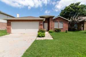 featured image of 2405 Spruce Ct