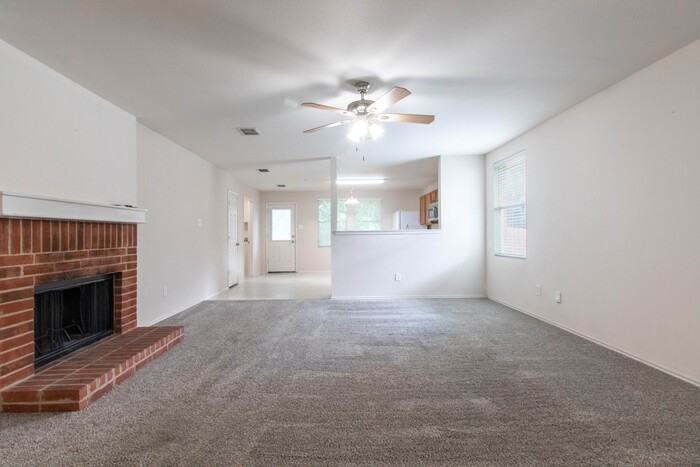 2405 Spruce Ct - Photo 3 of 16