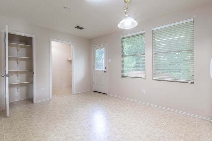 2405 Spruce Ct - Photo 5 of 16