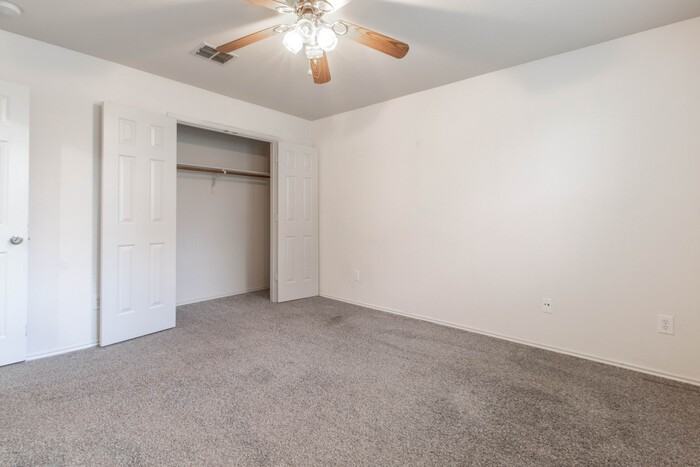 2405 Spruce Ct - Photo 6 of 16