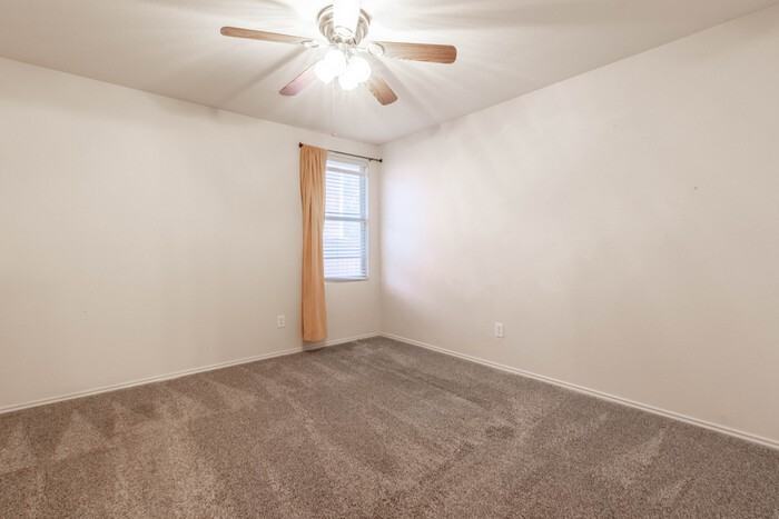 2405 Spruce Ct - Photo 7 of 16