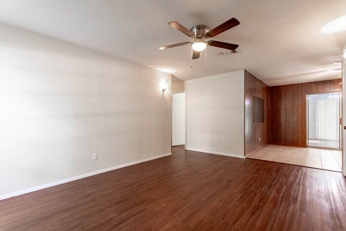 511 Hill St - Photo 3 of 23