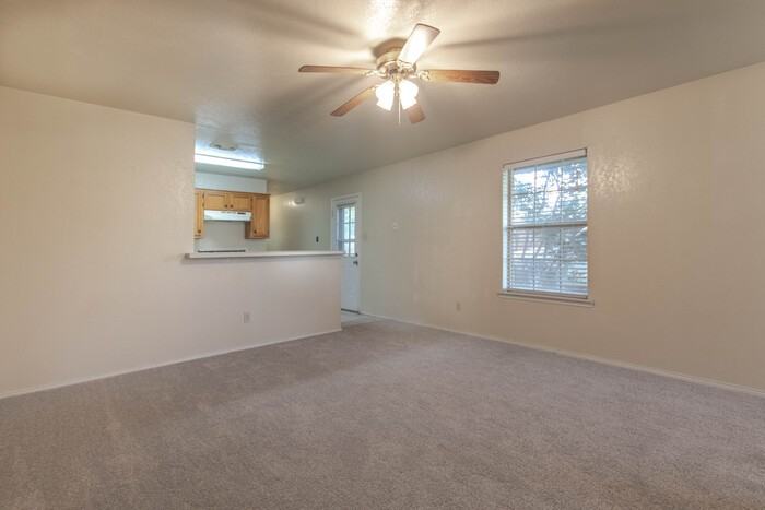 504 Brockett St #A - Photo 3 of 9