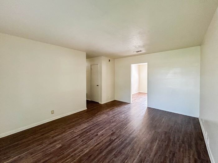 3805 Atlas Dr - Photo 4 of 19