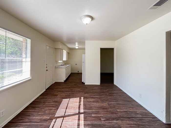 3805 Atlas Dr - Photo 5 of 19