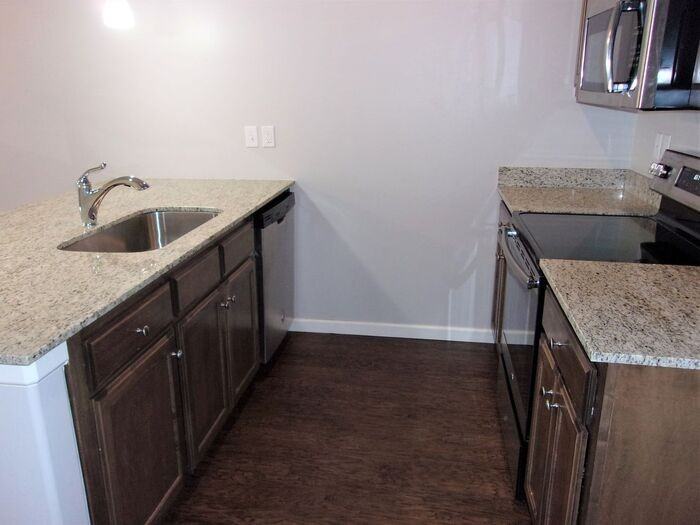 4309 Huntly Dr - Photo 5 of 11
