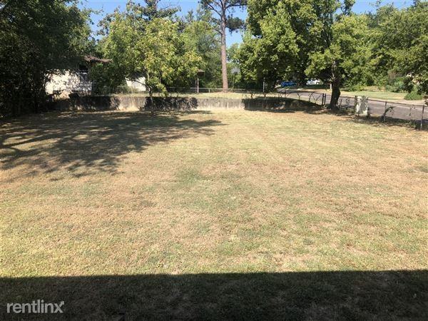 321 Bradley St - Photo 7 of 7