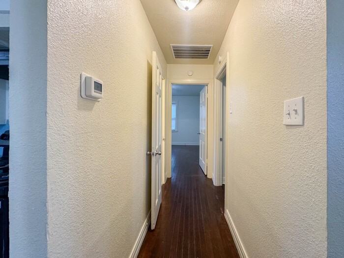 1916 Houston Pl - Photo 6 of 23
