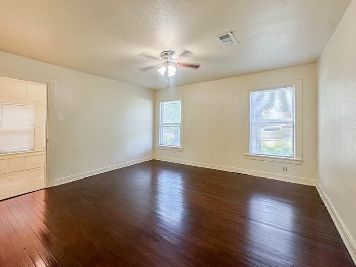 1916 Houston Pl - Photo 7 of 23