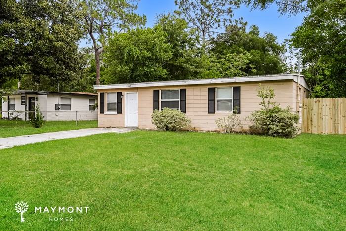 10465 Keuka Dr - Photo 2 of 2