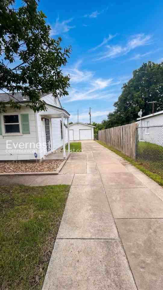 118 Cravens Ave - Photo 2 of 23