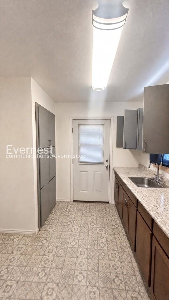 118 Cravens Ave - Photo 6 of 23