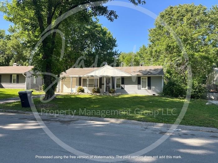 8308 E 111th Ter - Photo 2 of 2