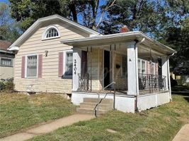 featured image of 2404 E 67th Ter