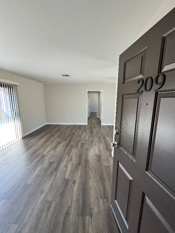507 E Cedar Ave #209 - Photo 2 of 18