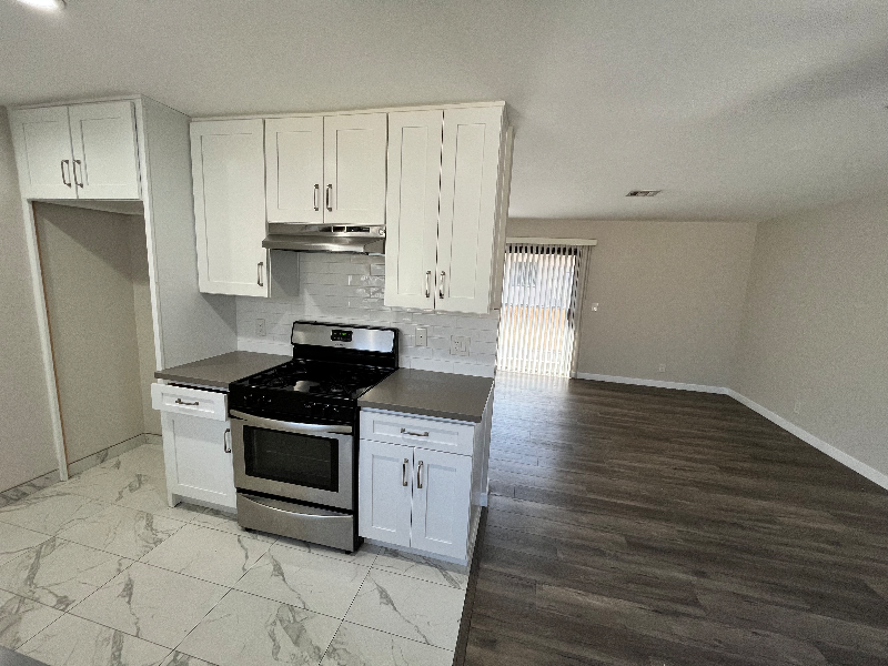 507 E Cedar Ave #209 - Photo 5 of 18