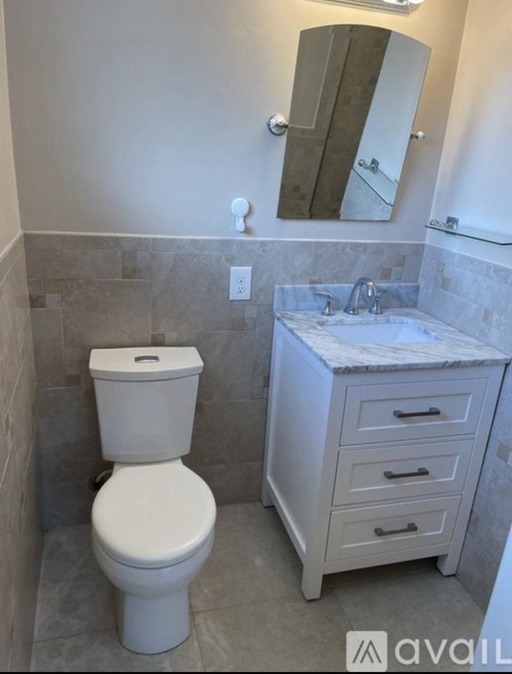 5252 Mosaic Dr #1