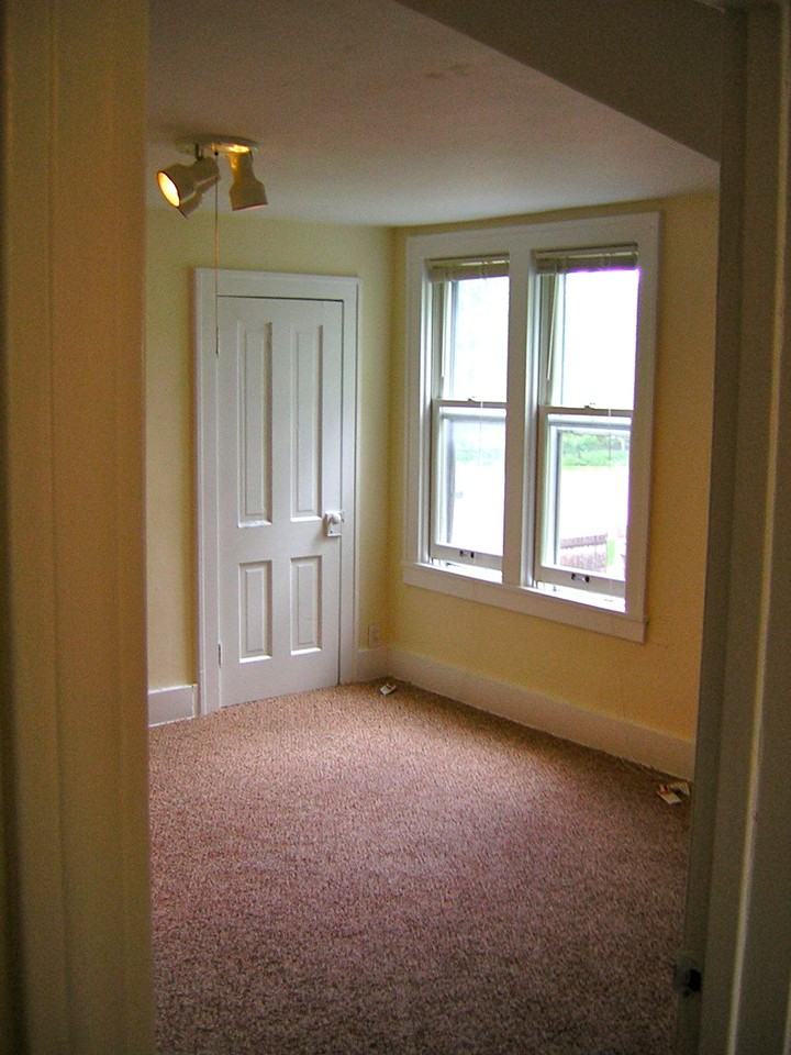 527 Hall Ave #3 - Photo 2 of 5