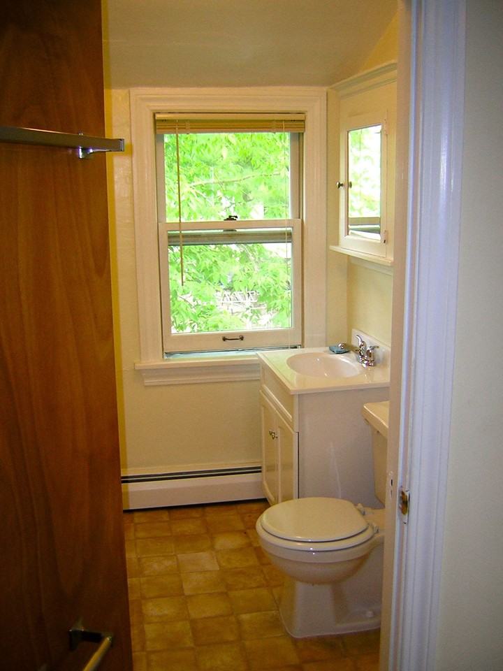 527 Hall Ave #3 - Photo 4 of 5