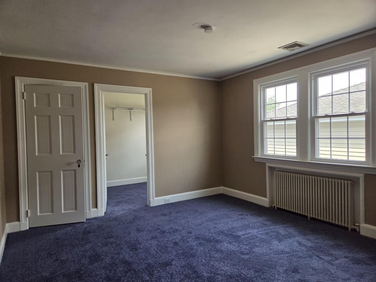 13 Hackett Cir N #2ndFL - Photo 3 of 11